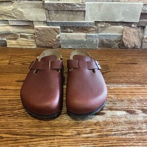 BIRKENSTOCK Men’s Boston Crip Horween Clogs, Ginger Brown.